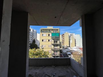 Departamento en Villa Urquiza con Balcon y Cochera