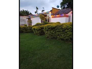 VENDO HERMOSA CASA SECTOR ALCALA