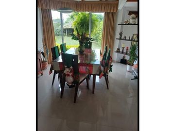 VENDO HERMOSA CASA SECTOR ALCALA
