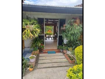 VENDO HERMOSA CASA SECTOR ALCALA