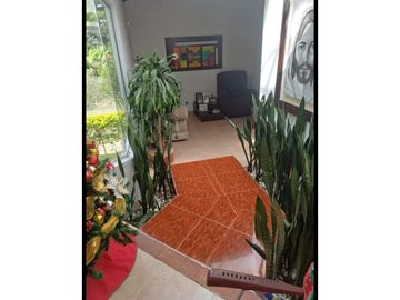 VENDO HERMOSA CASA SECTOR ALCALA