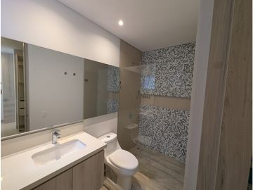 SE VENDE EXCLUSIVO Y AMPLIO APARTAMENTO EN RIOMAR