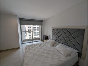 SE VENDE EXCLUSIVO Y AMPLIO APARTAMENTO EN RIOMAR