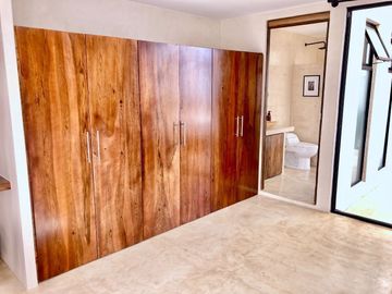 En Venta, Casa amueblabada y equipada en Santiago Centro histórico de Mérida