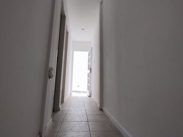 Venta PH 2 ambientes con patio en Villa Luzuriaga