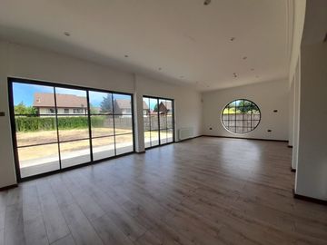Se vende casa nueva en Sector Los Poetas
