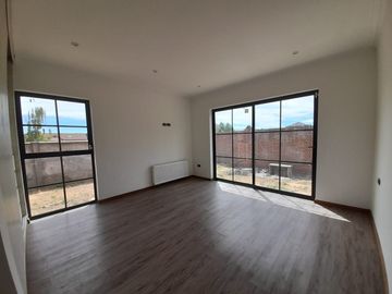Se vende casa nueva en Sector Los Poetas