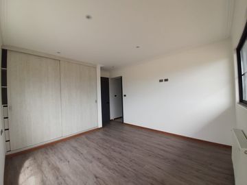Se vende casa nueva en Sector Los Poetas