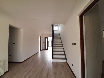 Se vende casa nueva en Sector Los Poetas