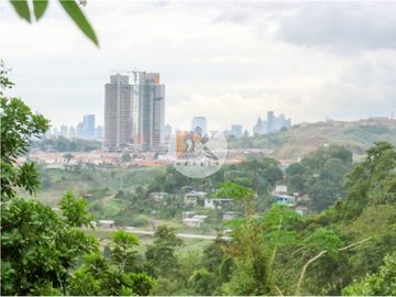 Se Vende Terreno de 5,700M2 en Brisas del Golf, Via al Club de Golf