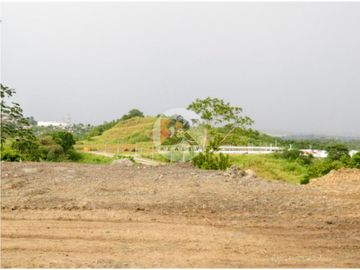 Se Vende Terreno de 5,700M2 en Brisas del Golf, Via al Club de Golf