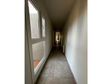 VENCO EN COUNTRY LAS CAÑITAS CASA TRES DORMITORIOS A EXTRENAR