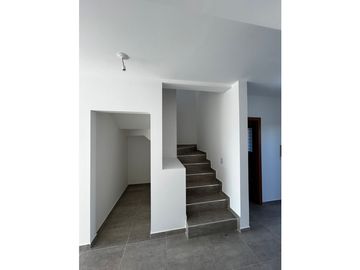 VENDO DUPLEX DOS DORMITORIOS URBANIZACION DOCTA