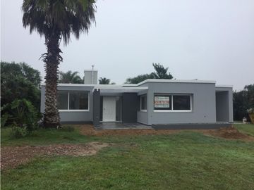 VENDO COUNTRY SAN ISIDRO CASA 3 DORMITORIO COCHERA PILETA