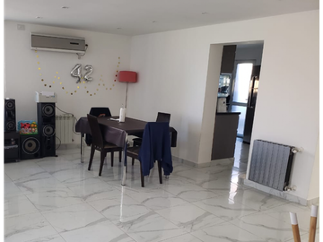 VENDO COUNTRY SAN ISIDRO CASA 3 DORMITORIO COCHERA PILETA