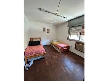 VENDO DEPARTAMENTO TRES DORMITORIOS DOS BAÑOS EN EL CENTRO