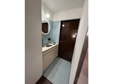 VENDO DEPARTAMENTO TRES DORMITORIOS DOS BAÑOS EN EL CENTRO