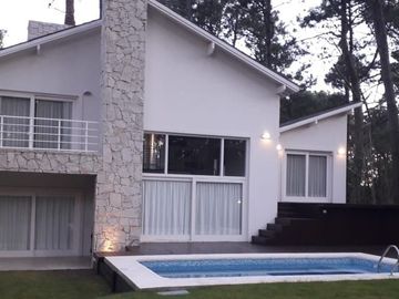 A5 | Cómoda casa sobre Avda. Divisadero en Cariló