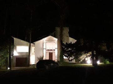 A5 | Cómoda casa sobre Avda. Divisadero en Cariló