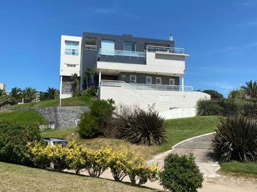 A5 | Nogal y Costanera - Moderna, Funcional con amplios espacios