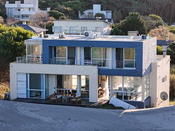A5 | Casa Michell - FRENTE AL MAR! 6 ambientes, piscina climatizada