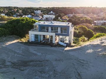 A5 | Casa Michell - FRENTE AL MAR! 6 ambientes, piscina climatizada
