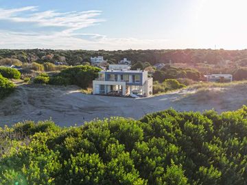 A5 | Casa Michell - FRENTE AL MAR! 6 ambientes, piscina climatizada