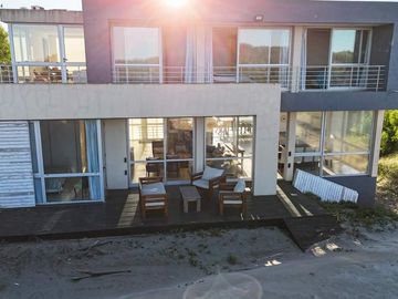 A5 | Casa Michell - FRENTE AL MAR! 6 ambientes, piscina climatizada