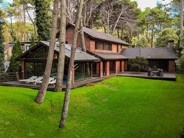 A5 | En CARILÓ! OPORTUNIDAD!! - Casa Laurel con piscina climatizada y cubierta