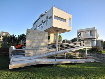 A1 - Casa Wanka, Sobre Segunda Línea. Vista Parcial Al Mar .  Vanguardia En Diseño Y Construcción. Libre De Gastos Vendedor.-