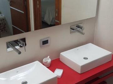 A1 - Casa Wanka, Sobre Segunda Línea. Vista Parcial Al Mar .  Vanguardia En Diseño Y Construcción. Libre De Gastos Vendedor.-