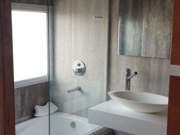 A1 - Casa Wanka, Sobre Segunda Línea. Vista Parcial Al Mar .  Vanguardia En Diseño Y Construcción. Libre De Gastos Vendedor.-