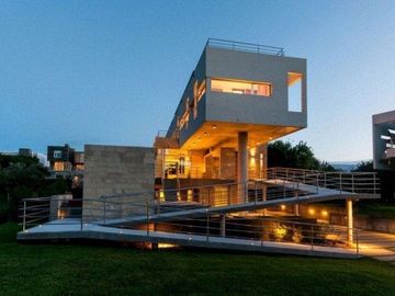 A1 - Casa Wanka, Sobre Segunda Línea. Vista Parcial Al Mar .  Vanguardia En Diseño Y Construcción. Libre De Gastos Vendedor.-