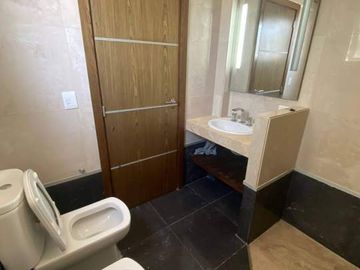 A1 - Casa En Venta En Cariló Sobre Calle Nogal Casi Costanera. Diseño De Vanguardia, Funcional Con Espacios Bien Logrados Y Armonizados...