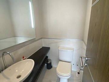 A1 - Casa En Venta En Cariló Sobre Calle Nogal Casi Costanera. Diseño De Vanguardia, Funcional Con Espacios Bien Logrados Y Armonizados...