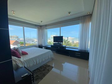 En Cariló | Casa Nogal -Diseño vanguardista y funcional-