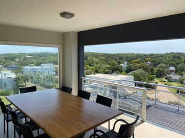 En Cariló | Casa Nogal -Diseño vanguardista y funcional-