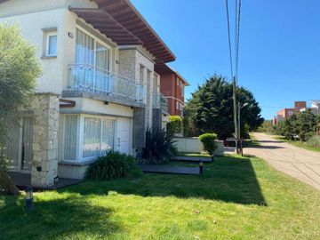 Valeria del Mar | Duplex VS
