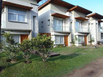 Valeria del Mar | Duplex VS