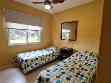 A1 - Casa  Moderna , Suite, Piscina, Quincho.-