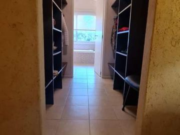 A1 - Casa  Moderna , Suite, Piscina, Quincho.-