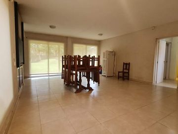 A1 - Casa  Moderna , Suite, Piscina, Quincho.-