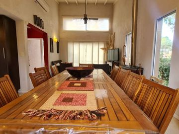 A1 - Casa  Moderna , Suite, Piscina, Quincho.-