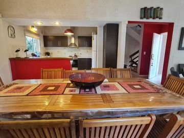 A1 - Casa  Moderna , Suite, Piscina, Quincho.-