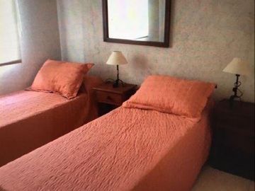 A1 - Casa  Moderna , Suite, Piscina, Quincho.-