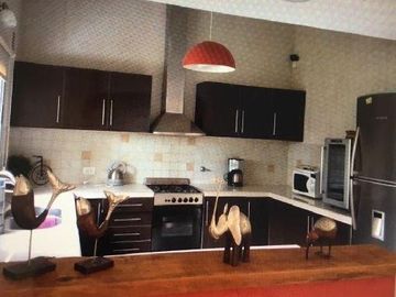 A1 - Casa  Moderna , Suite, Piscina, Quincho.-