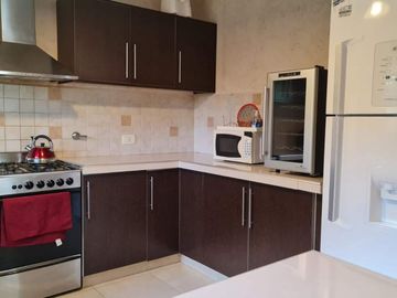 A1 - Casa  Moderna , Suite, Piscina, Quincho.-