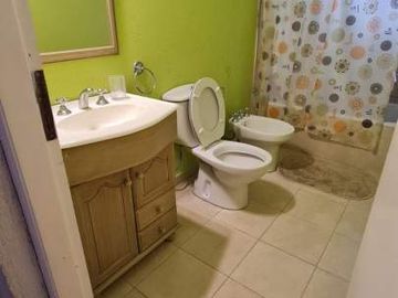 A1 - Casa  Moderna , Suite, Piscina, Quincho.-