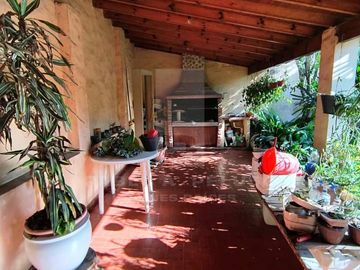 VENTA CASA 4 AMBIENTES. CASTELAR, MORÓN. ZONA OESTE. BUENOS AIRES