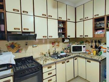 VENTA CASA 4 AMBIENTES. CASTELAR, MORÓN. ZONA OESTE. BUENOS AIRES